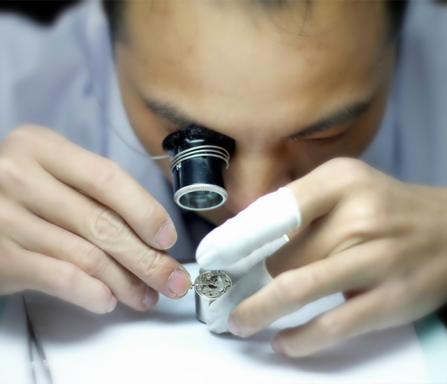 无尘检修_南通欧米茄维修保养服务网点心